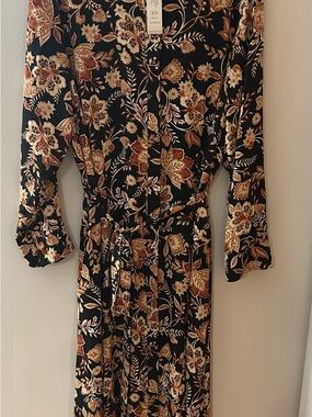 Floral Print Tie-Waist Maxi Dress in Navy and Tan